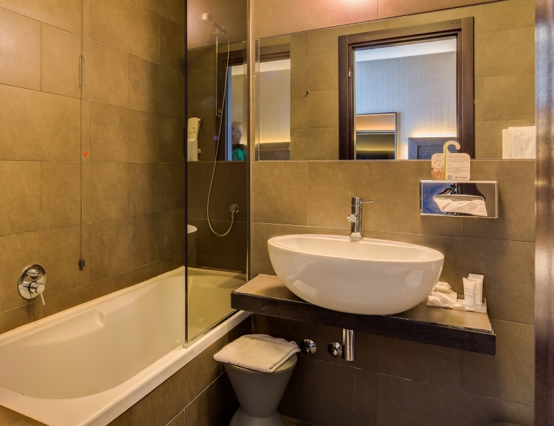 Big bathrooms with all comforts in Parma