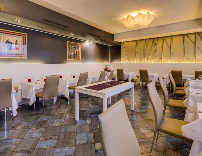 Typical and International dishes in the restaurant of BW Plus Hotel Farnese